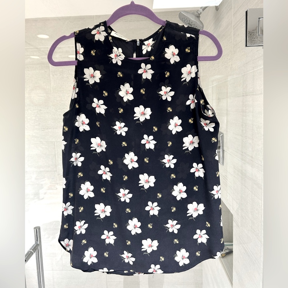 Equipment silk floral tank size S